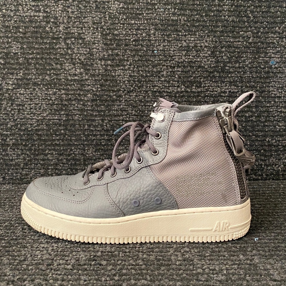 NIKE SF AF 1 Dunks / 6.5Y (Women’s 8)